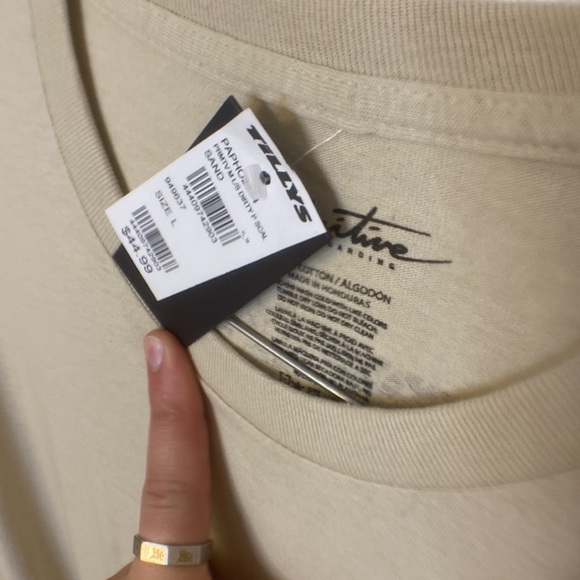 Large long sleeve sand color primitive dirty P Scal t shirt. - Picture 5 of 6